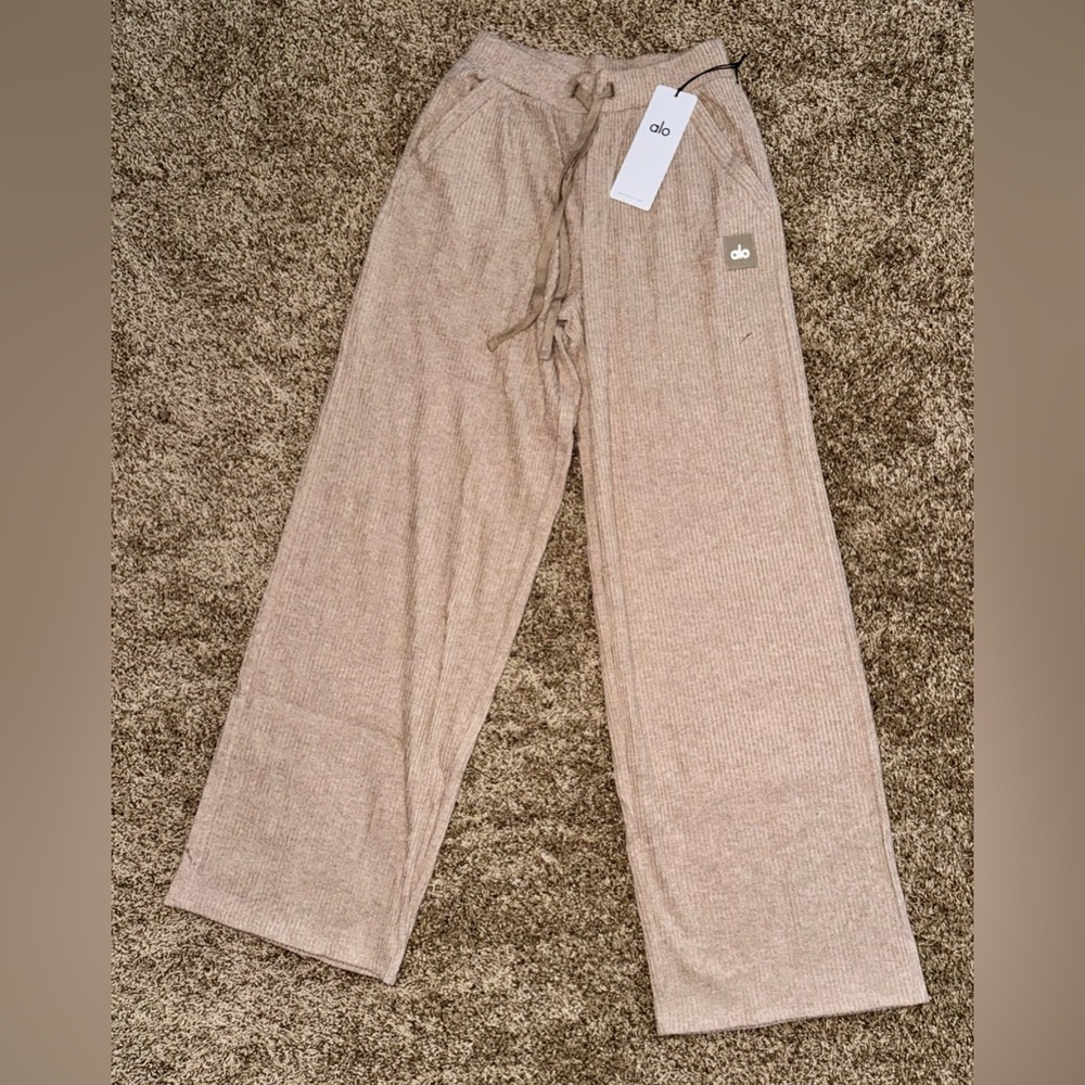 ALO MUSE sweatpants in Gravel Heather